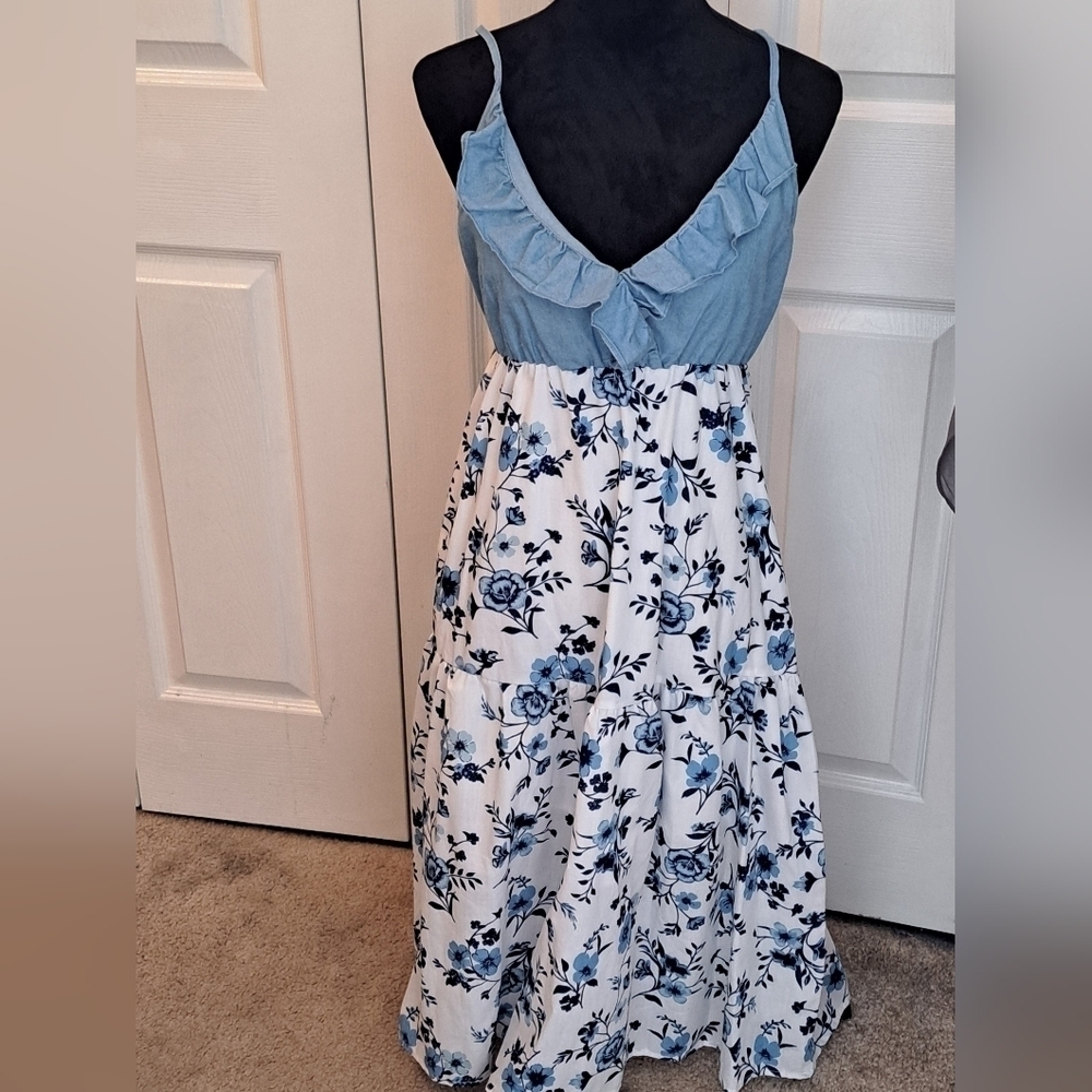 Blue Floral Sleeveless Summer Midi Dress    Size M